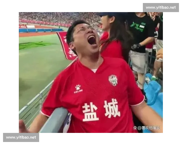 逆转绝杀夜！盐城主帅慕志磊泪洒赛场，鞠躬谢球迷